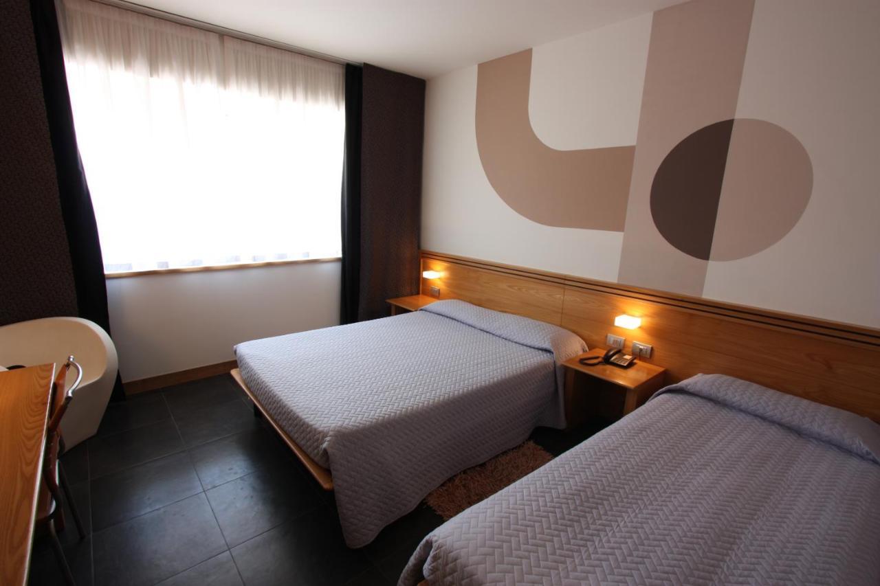 Hotel Europa ベッルーノ エクステリア 写真