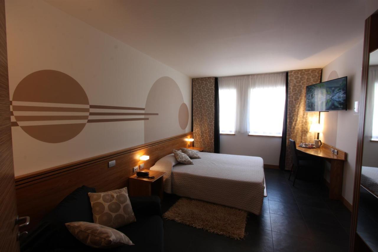 Hotel Europa ベッルーノ エクステリア 写真