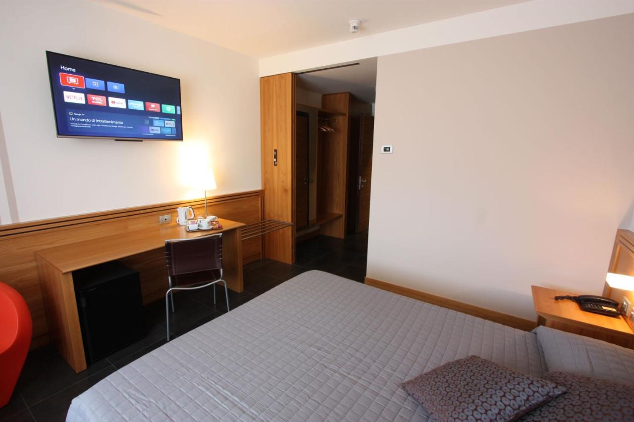 Hotel Europa ベッルーノ エクステリア 写真