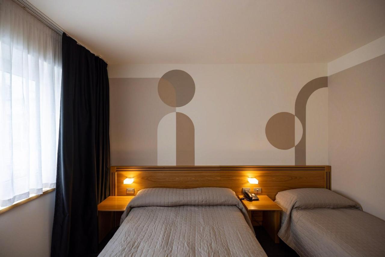 Hotel Europa ベッルーノ エクステリア 写真