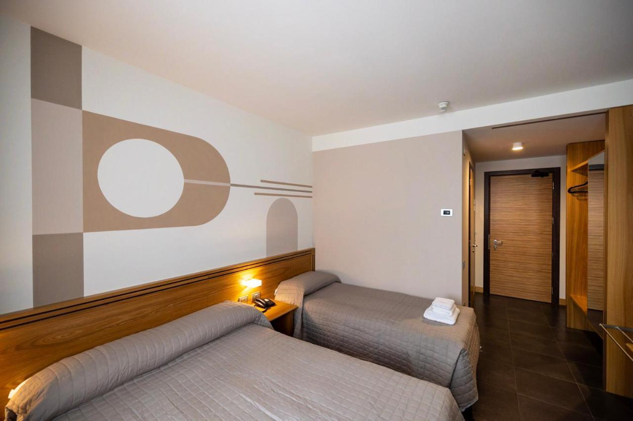 Hotel Europa ベッルーノ エクステリア 写真