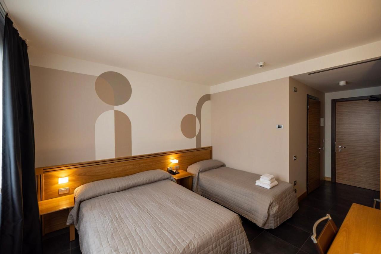 Hotel Europa ベッルーノ エクステリア 写真