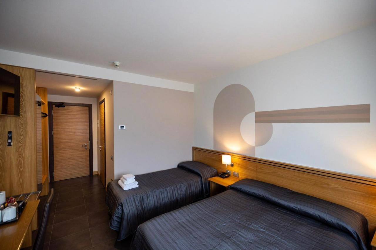 Hotel Europa ベッルーノ エクステリア 写真