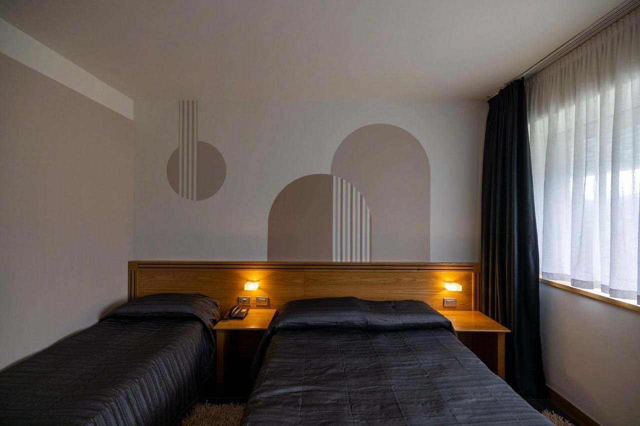 Hotel Europa ベッルーノ エクステリア 写真