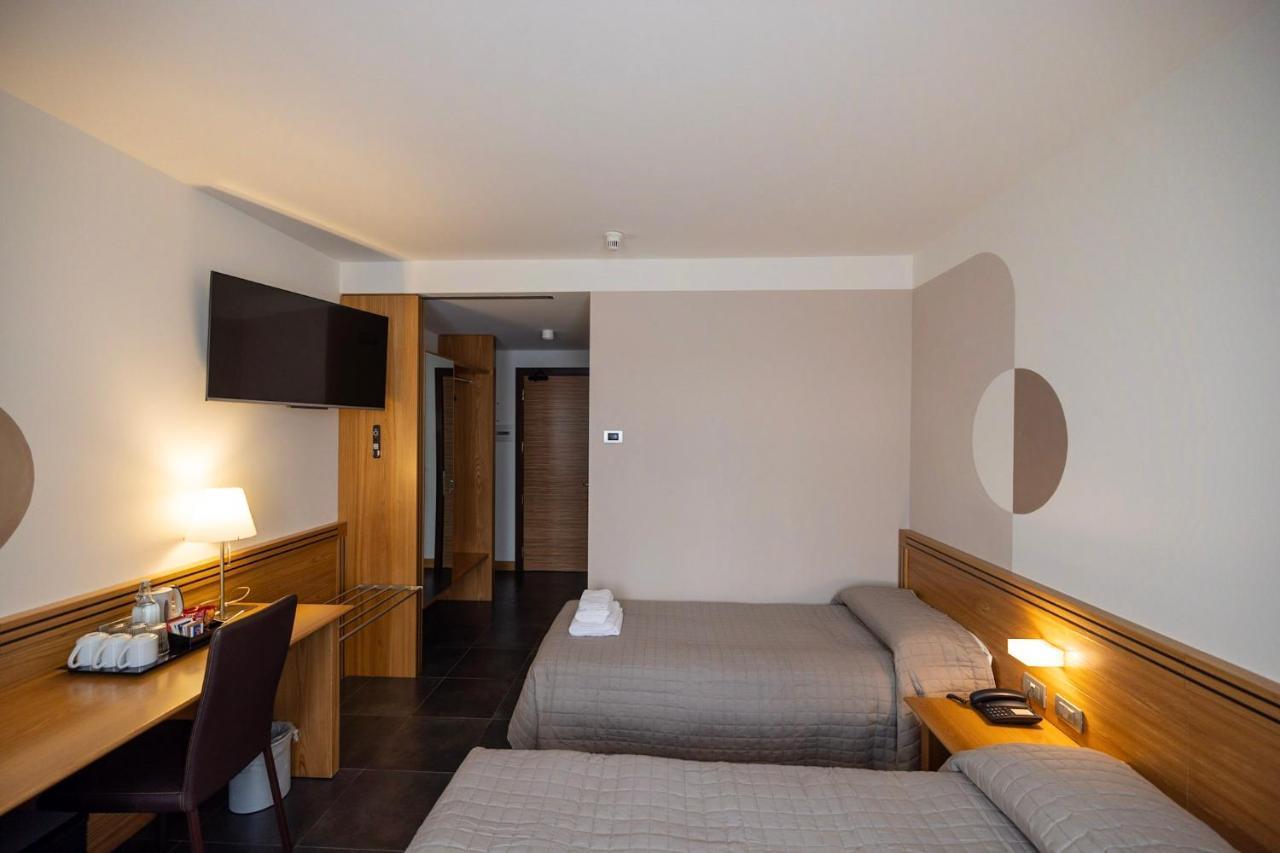 Hotel Europa ベッルーノ エクステリア 写真