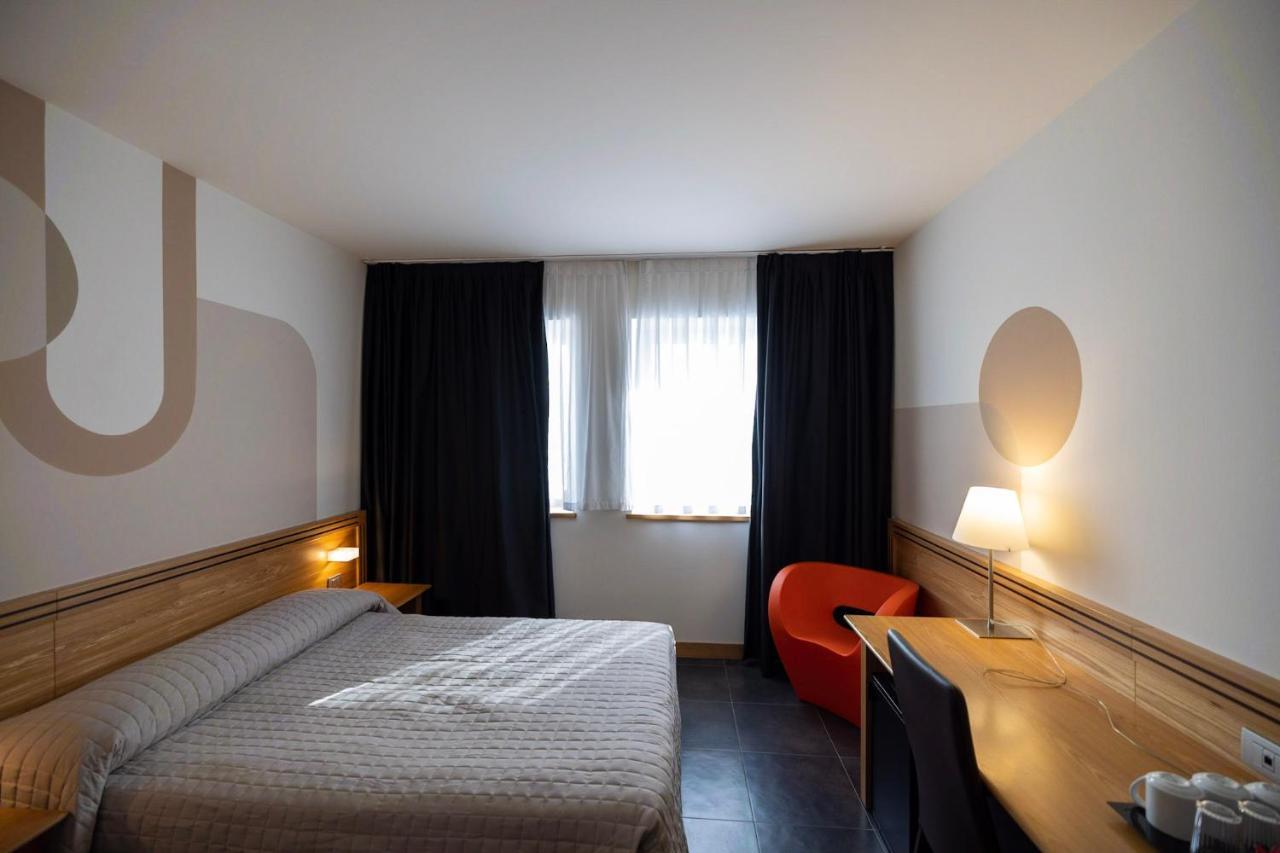Hotel Europa ベッルーノ エクステリア 写真