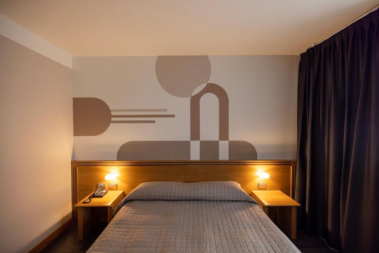 Hotel Europa ベッルーノ エクステリア 写真