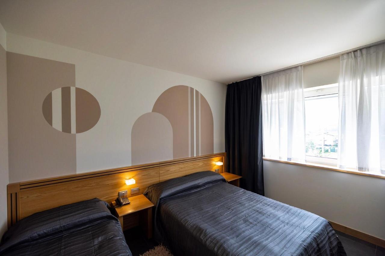 Hotel Europa ベッルーノ エクステリア 写真