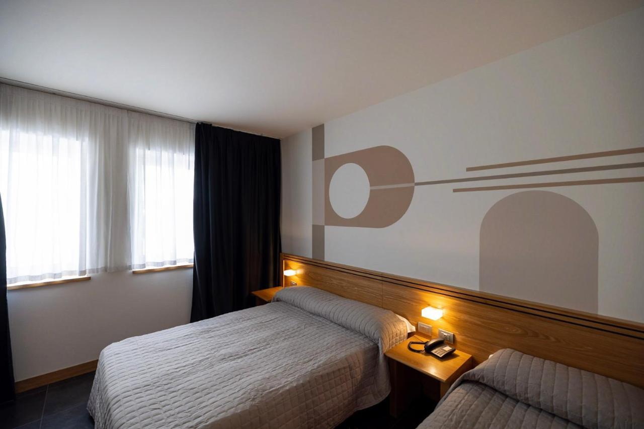 Hotel Europa ベッルーノ エクステリア 写真